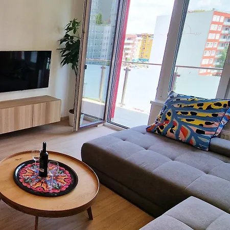 Apartment New Cozy 2 Pink 048